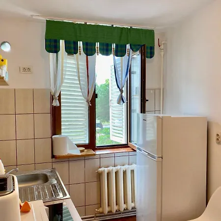 Toate Panzele Sus Apartamento *